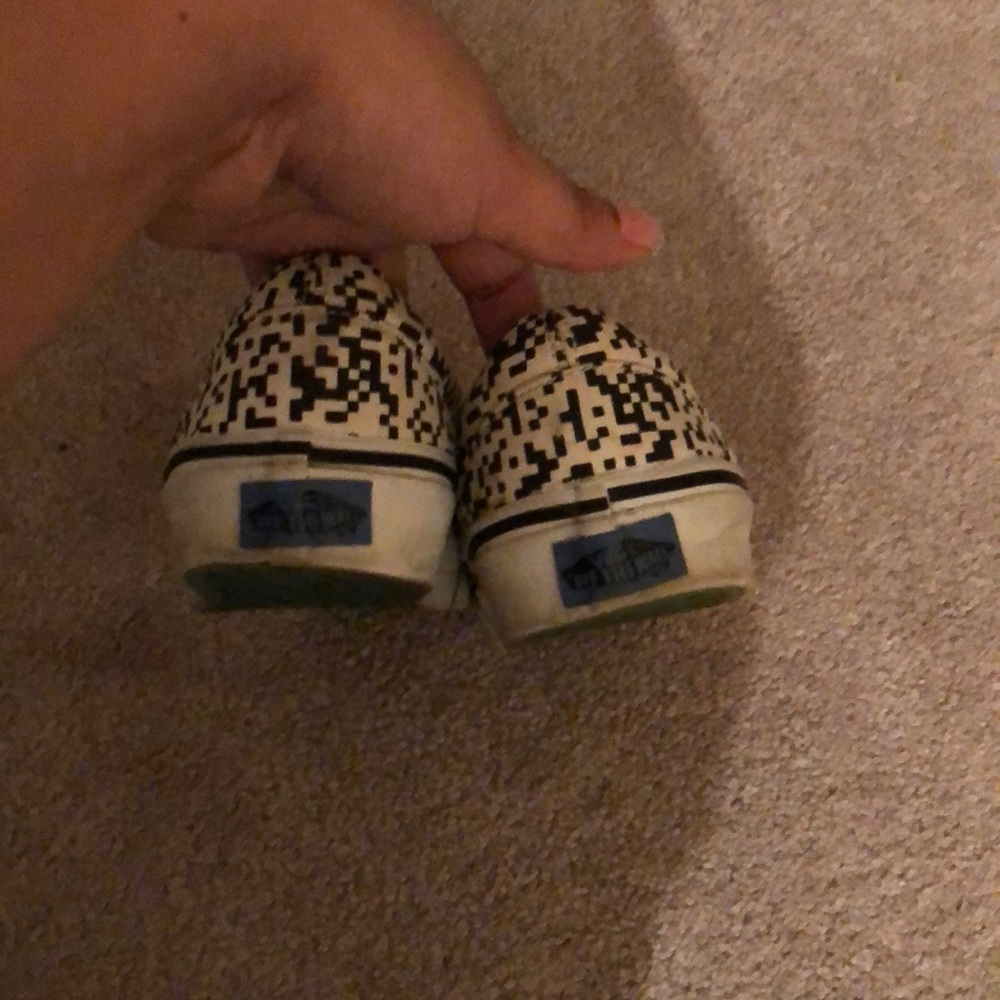 Vans - Picture 3 of 5